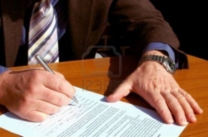 Τριήμερη αποχή συμβολαιογράφων από την Τετάρτη