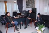 Είδη πρώτης ανάγκης παρέδωσε ο δήμαρχος Πειραιά στον δήμο Μάνδρας