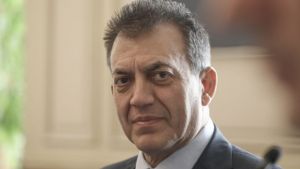 Άνοιξε η πλατφόρμα για το επίδομα των 800 ευρώ
