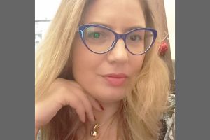 Βιβλιοκριτική του βιβλίου «Δακρυμένα Χώματα» του Νίκου Κωνσταντινίδη