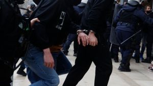 Δολοφονία Άλκη: Παραδόθηκε στη ΓΑΔΘ ο 22χρονος “Ντίνος”