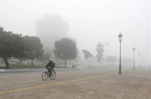 Ομιχλώδες τοπίο στη Θεσσαλονίκη - Προβλήματα σε πτήσεις