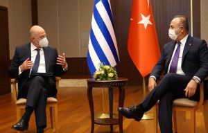 «Καρφιά» αντάλλαξαν Δένδιας – Τσαβούσογλου