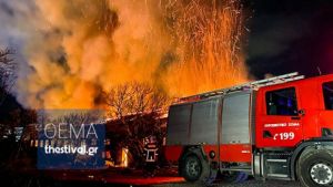 Φωτιά σε κτήριο του πρώην στρατοπέδου Κόδρα στη Καλαμαριά