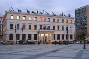Στα χρώματα της τουρκικής σημαίας το Δημαρχείο της Αθήνας