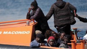 Ισπανία: Εντοπίστηκαν 6 πλοιάρια με μετανάστες στα ανοιχτά των Κανάριων Νησιών