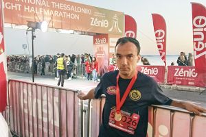 Στον 14ο Διεθνή Νυχτερινό Ημιμαραθώνιο Θεσσαλονίκης ο Κυριάκος Σαχπεκίδης του Αίαντα