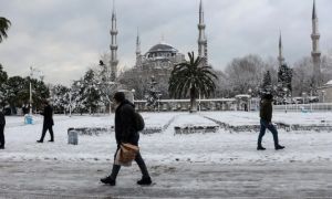 Τουρκικά ΜΜΕ: Ο Ιμάμογλου αντί να ρίχνει αλάτι στους δρόμους, έριχνε αλάτι στα ψάρια