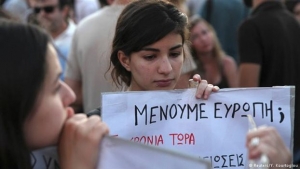 Οι Έλληνες νέοι, σταθερά υπέρ της δημοκρατίας
