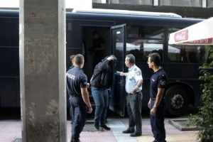 Συμπλοκή κατηγορούμενου - δικηγόρου στη δίκη του «Noor 1»
