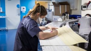 Βρετανία: 66.638 νέα κρούσματα – 206 θάνατοι