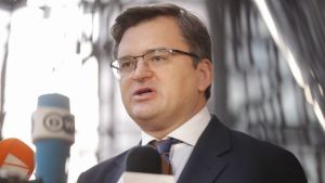Ουκρανία: Ο ΥΠΕΞ της ζητεί από την ΕΕ να απαγορεύσει την είσοδο Ρώσων τουριστών στο έδαφός της