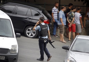 Κωνσταντινούπολη: Πυροβολισμοί έξω από το Ανάκτορο Ντολμά Μπαχτσέ