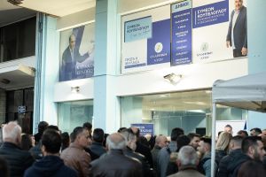 Πλήθος κόσμου στα εγκαίνια του πολιτικού γραφείου του Συμεών Κουπελόγλου