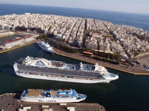 Ο καιρός ματαίωσε την υποδοχή του πρώτου κρουαζιερόπλοιου για το 2015