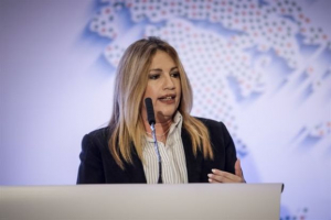 Γεννηματά: Η Δημοκρατία δεν μπορεί να μείνει ένα απροστάτευτο αγαθό