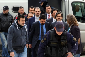 Ελεύθερος ο ένας από τους οκτώ Τούρκους στρατιωτικούς