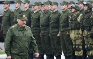 Λευκορωσία: Ξαφνική επιθεώρηση των ενόπλων δυνάμεων με εντολή Λουκασένκο