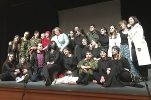 Μια παράσταση έκπληξη
