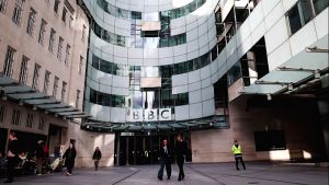 Συγγνώμη από το BBC προς τον Ντόναλντ Τραμπ για την επεξεργασία της ομιλίας του, αλλά δεν αναγνωρίζει βάση για αγωγή