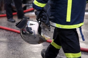 Πυρκαγιά σε αντιπροσωπεία πολυτελών αυτοκινήτων στη Γλυφάδα