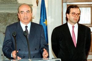 Ποιος έριξε την κυβέρνηση Μητσοτάκη το 1993;