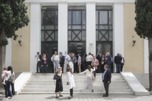 Αποκλεισμένα τα δικαστήρια της Ευελπίδων λόγω ύποπτου δέματος