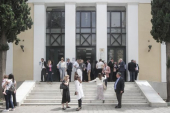 Αποκλεισμένα τα δικαστήρια της Ευελπίδων λόγω ύποπτου δέματος