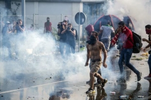 Σοκ εκφράζει ο ΟΗΕ για τη μεταχείριση των προσφύγων από την Ουγγαρία