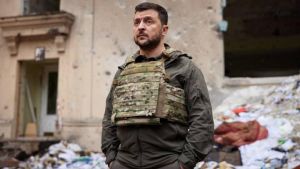 Ουκρανία: Ο Ζελένσκι στην Οδησσός – Επισκέφθηκε τραυματίες