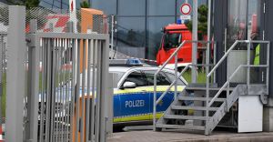 Γερμανία: Τούρκοι τα θύματα στο εργοστάσιο της Mercedes – Μέλος του ΡΚΚ αυτός που άνοιξε πυρ