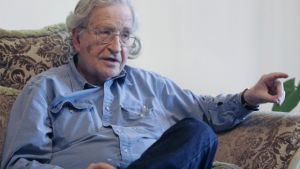 Ανάλυση Τσόμσκι για κρίση κορωνοϊού: Σοκαριστικό να ηγείται τώρα ο Τραμπ (vid)