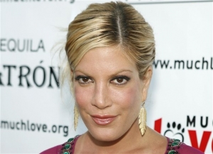 Υποπτα συμτπώματα για Εμπολα για την Τόρι Σπέλινγκ