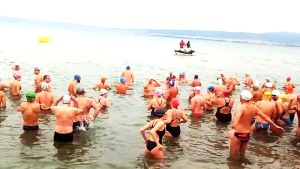 Κολυμβητικός περίπατος στην Πλαζ Αρετσούς την Κυριακή