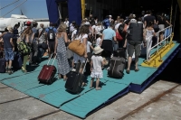 Όπου φύγει - φύγει οι αδειούχοι, ακτοπλοϊκές προσφορές για τον Δεκαπενταύγουστο