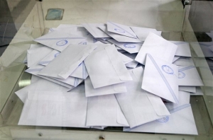 Νεαρός γρονθοκόπησε εκλογικό αντιπρόσωπο της ΧΑ