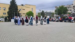 Θεσσαλονίκη: Παραδοσιακοί χοροί πριν την άφιξη της Ολυμπιακής Φλόγας (ΦΩΤΟ – ΒΙΝΤΕΟ)