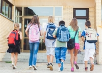 ΕΕ: Νέος κανονισμός για την προώθηση υγιεινής διατροφής στα παιδιά