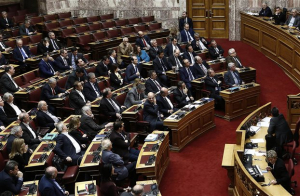 Διχάζει τα κόμματα η αναδοχή από ομόφυλα ζευγάρια