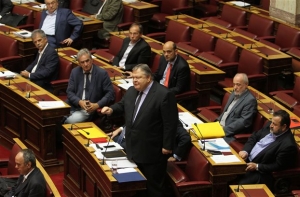 Βενιζέλος-ραδιοτηλεοπτικές άδειες: Η κυβέρνηση υποχωρεί κατά τρόπο ευτελιστικό σε άγνωστα συμφέροντα