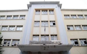 Θεσσαλονίκη: Νεαροί “τα έσπασαν” στον “Ευκλείδη” – Δέκα συλλήψεις