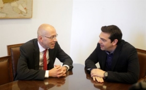 Μισό βήμα οι Βρυξέλλες, «παγωμένο» το Βερολίνο