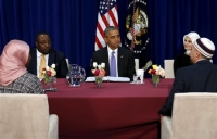 Ο Ομπάμα σε τζαμί καταδικάζει τη ρητορική μίσους κατά των μουσουλμάνων