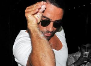 Λονδίνο: Viral η απόδειξη στο νέο εστιατόριο του Salt Bae