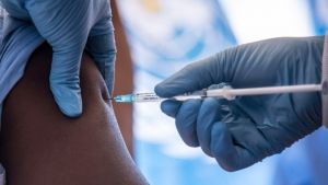 Έρευνα: Το εμβόλιο της Moderna αποτελεσματικό κατά 96% στους εφήβους 12-17 ετών