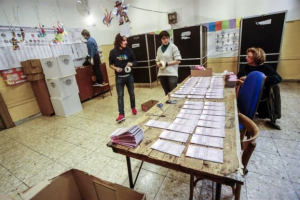 DW: Παράλυση στην Ιταλία, μούδιασμα στην Ευρώπη