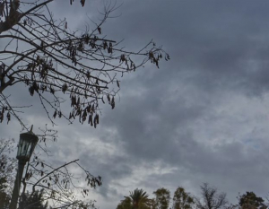 Συννεφιά και βροχές από το απόγευμα, αλλάζει ο καιρός