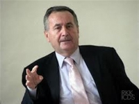 Σλόμο Μπρομ: «Δύσκολη, αλλά όχι ανέφικτη η ειρήνη μεταξύ Ισραηλινών και Παλαιστίνιων»