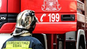 Φωτιά στην αγορά Καπάνι: Επιχείρηση κατάσβεσης σε πλήρη εξέλιξη