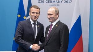 Μακρόν και Πούτιν επιμένουν στην “αναγκαιότητα να τερματιστούν οι συγκρούσεις” στο Ναγκόρνο Καραμπάχ